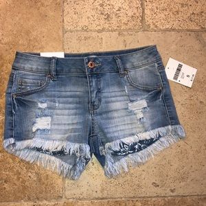 Forever 21 NEVER BEFORE WORN shorts size small!!